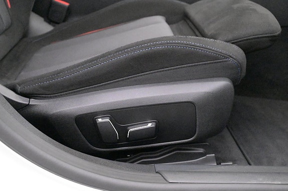 BMW i4 12 of 27