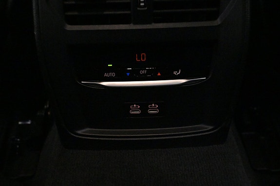 BMW i4 21 of 27