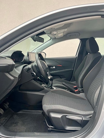 Peugeot 208 5 of 5