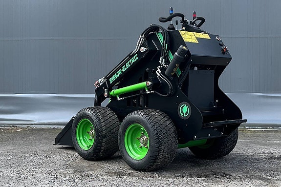Skid Steer SK650 - Minilastare - Hjuldriven - BENSIN / EL 2 of 5
