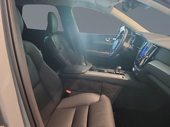 Volvo XC60 7 of 9