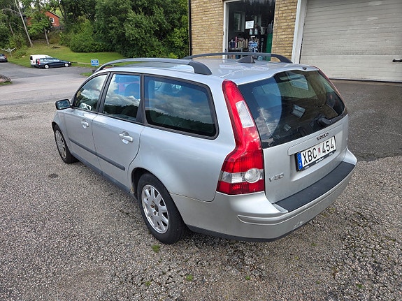 Volvo V50 3 of 10
