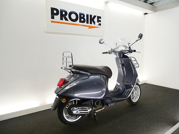 Vespa Primavera 50 Touring 3 of 4