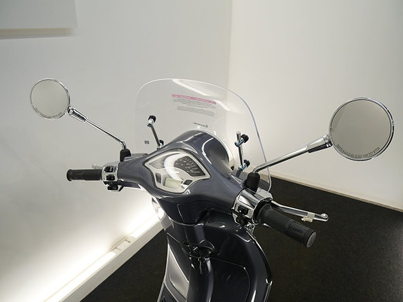 Vespa Primavera 50 Touring 4 of 4