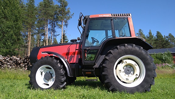 Valtra 6300 2 of 5