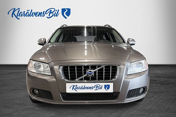 Volvo V70 3 of 5