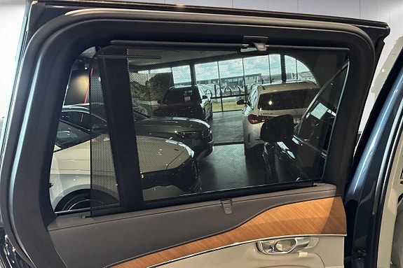 Volvo XC90 15 of 24