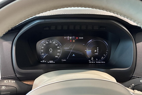 Volvo XC90 5 of 24
