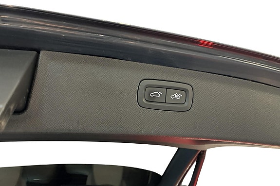 Volvo XC90 12 of 24