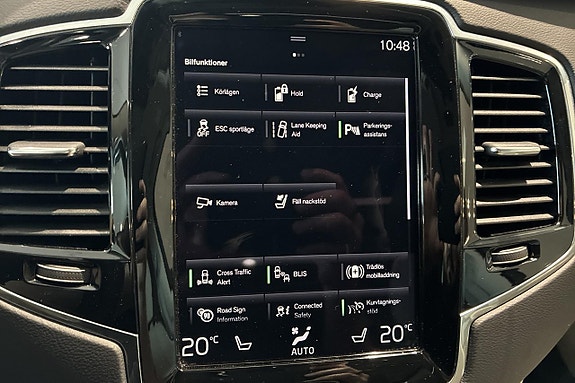 Volvo XC90 18 of 24