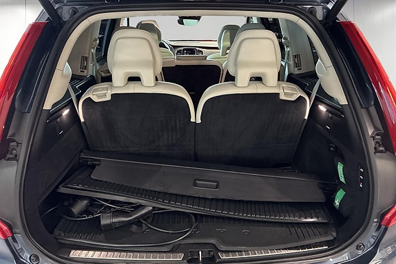 Volvo XC90 22 of 24