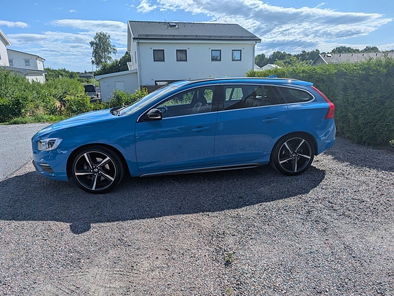 Volvo V60 2 of 13