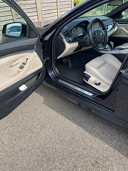 BMW 530i 4 of 5