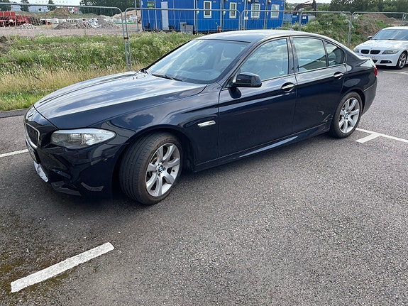 BMW 530i 2 of 5