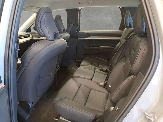 Volvo EX90 6 of 12