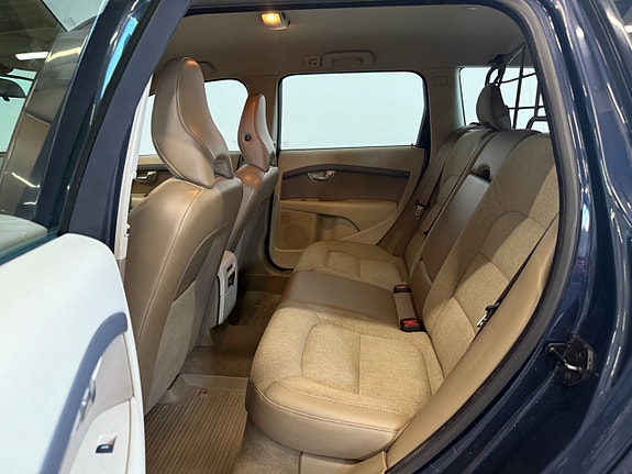Volvo XC70 12 of 13