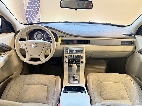 Volvo XC70 11 of 13