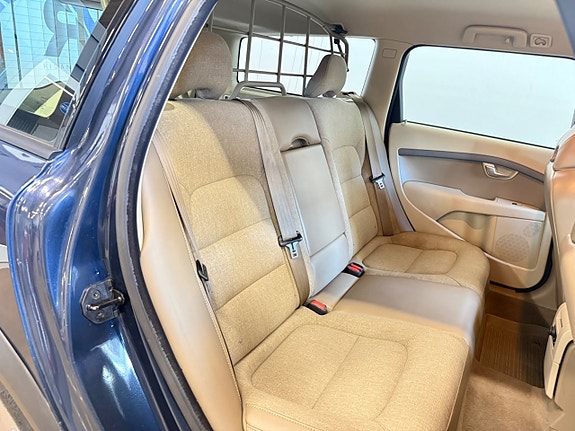 Volvo XC70 13 of 13