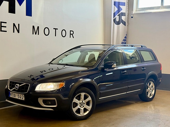 Volvo XC70 2 of 13