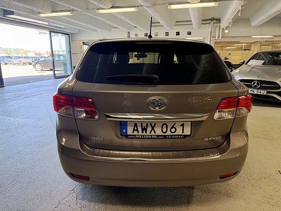 Toyota Avensis 8 of 20