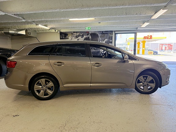Toyota Avensis 5 of 20