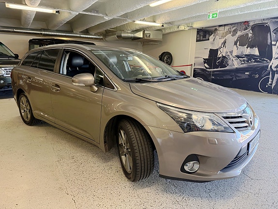 Toyota Avensis 2 of 20