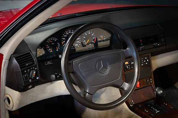 Mercedes-Benz 500 SL 9 of 17