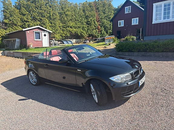 BMW 120i 3 of 5