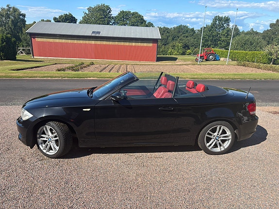 BMW 120i 2 of 5