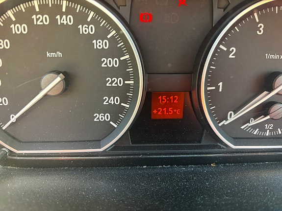 BMW 120i 6 of 8
