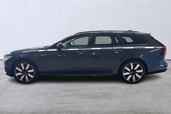 Volvo V90 2 of 5