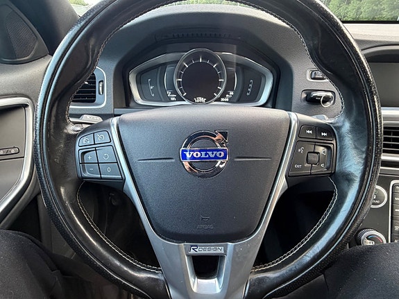 Volvo S60 15 of 26