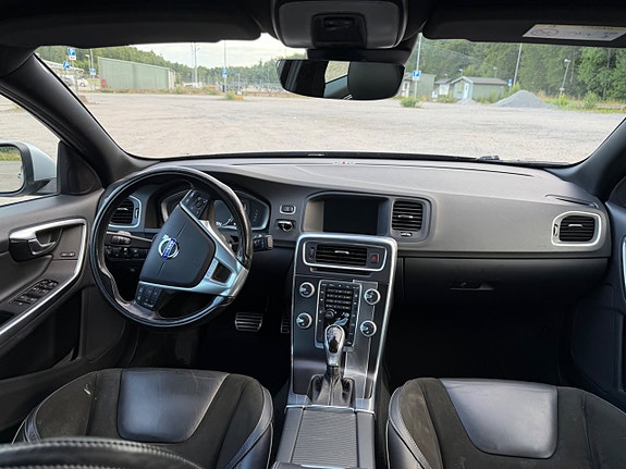 Volvo S60 8 of 26