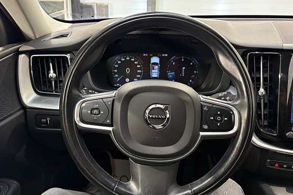 Volvo XC60 14 of 24