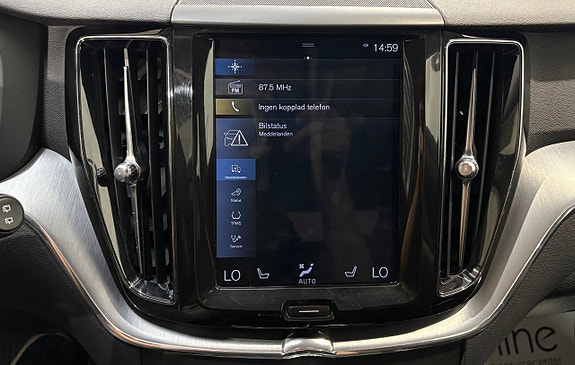 Volvo XC60 12 of 24