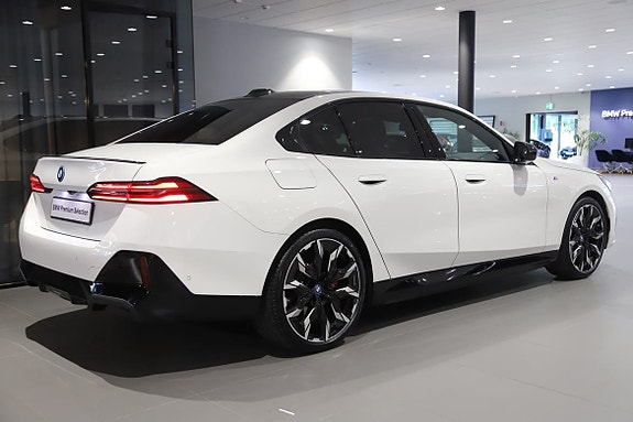 BMW 530e 7 of 15