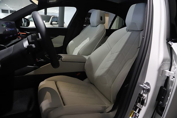 BMW 530e 12 of 15