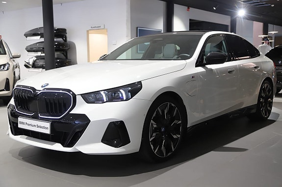BMW 530e 3 of 5
