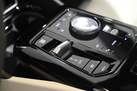 BMW 530e 11 of 15