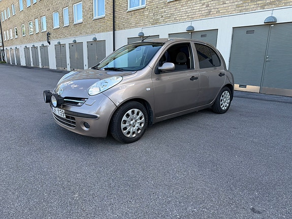 Nissan Micra 2 of 5