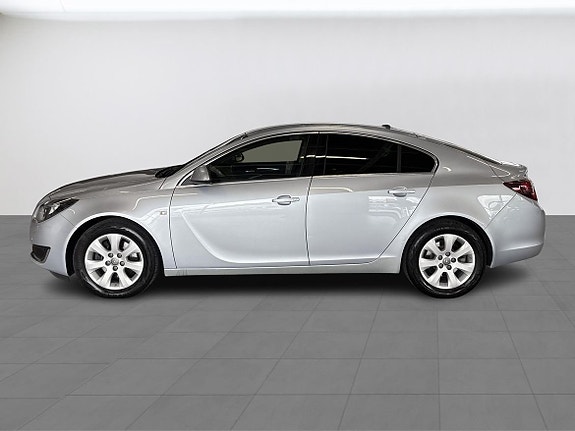 Opel Insignia 2 of 5
