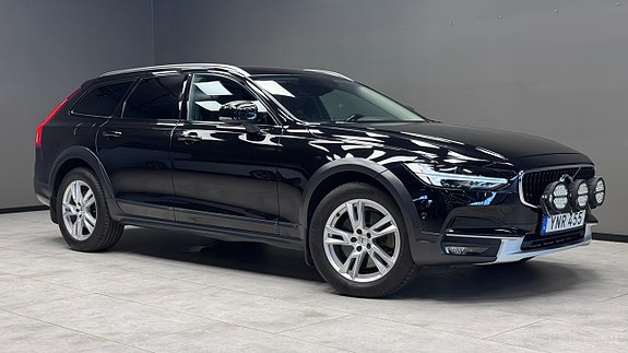 Volvo V90 Cross Country 13 of 19