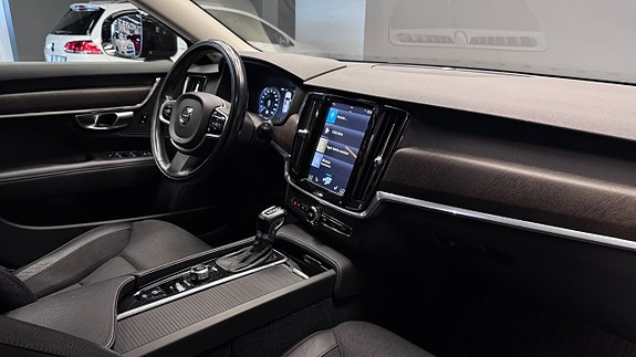 Volvo V90 Cross Country 7 of 19