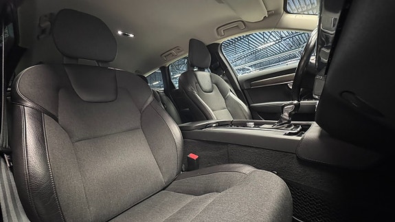 Volvo V90 Cross Country 8 of 19
