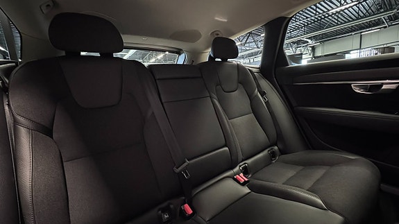 Volvo V90 Cross Country 9 of 19