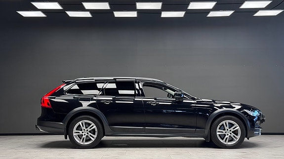Volvo V90 Cross Country 4 of 19