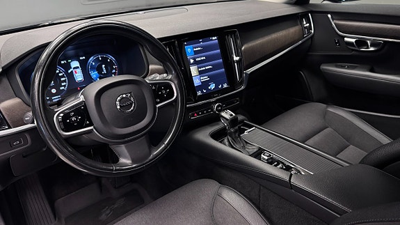 Volvo V90 Cross Country 6 of 19