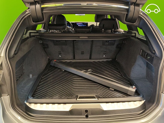 BMW 330e 18 of 26