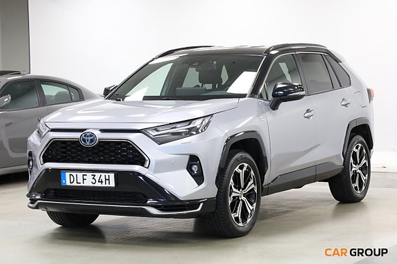 Toyota RAV4 Plug-in Hybrid 2 of 5