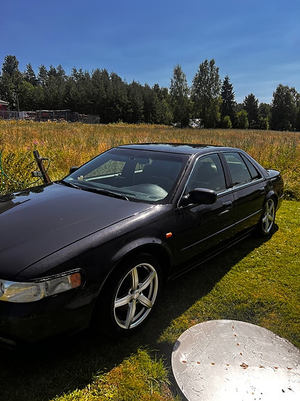Cadillac Seville STS 2 of 19